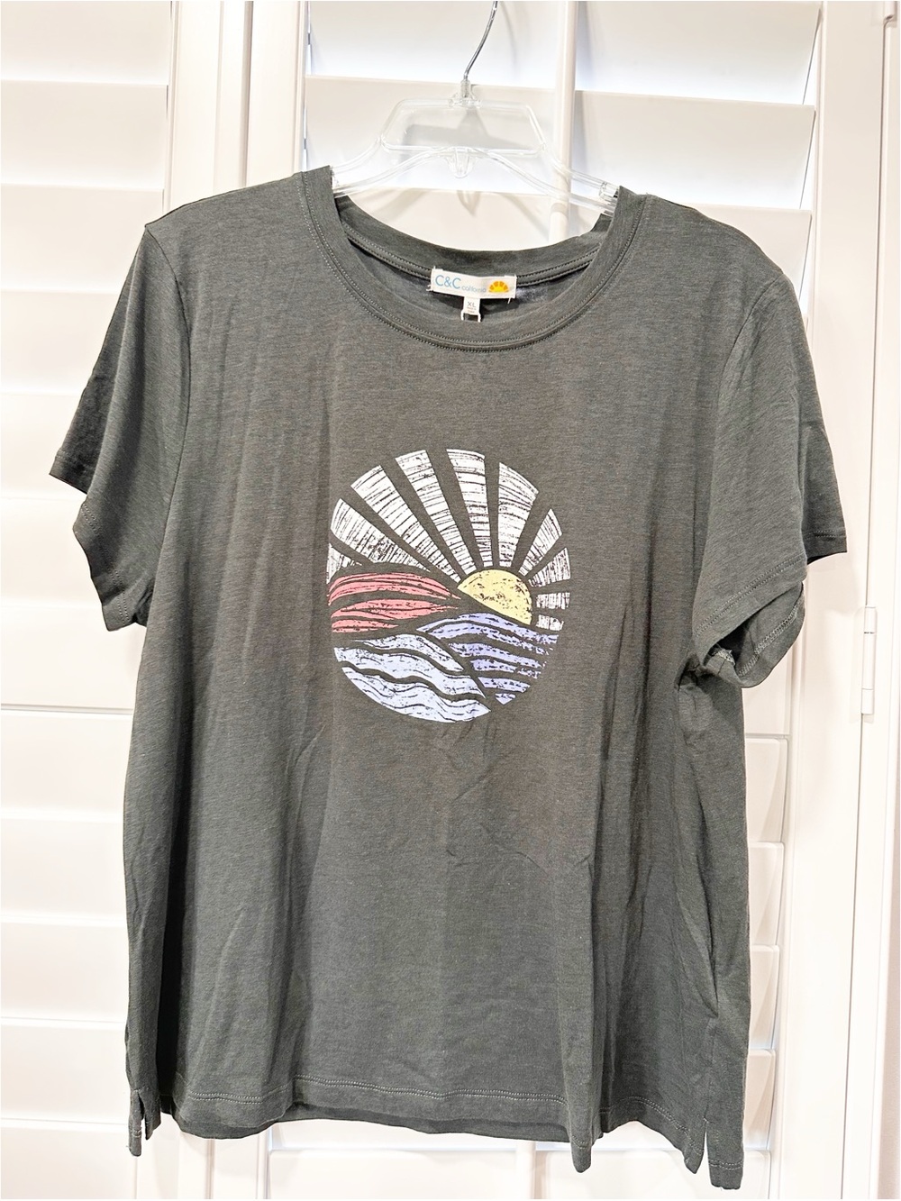 C&C California Julia Tee XL NWT Charcoal Black Graphic Sunset Crew Neck T-Shirt - Picture 2 of 12